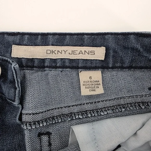 DKNY Womens Size 6 Dark Blue Jeans‎ Straight Casual Classic Comfortable Staple - Picture 14 of 14